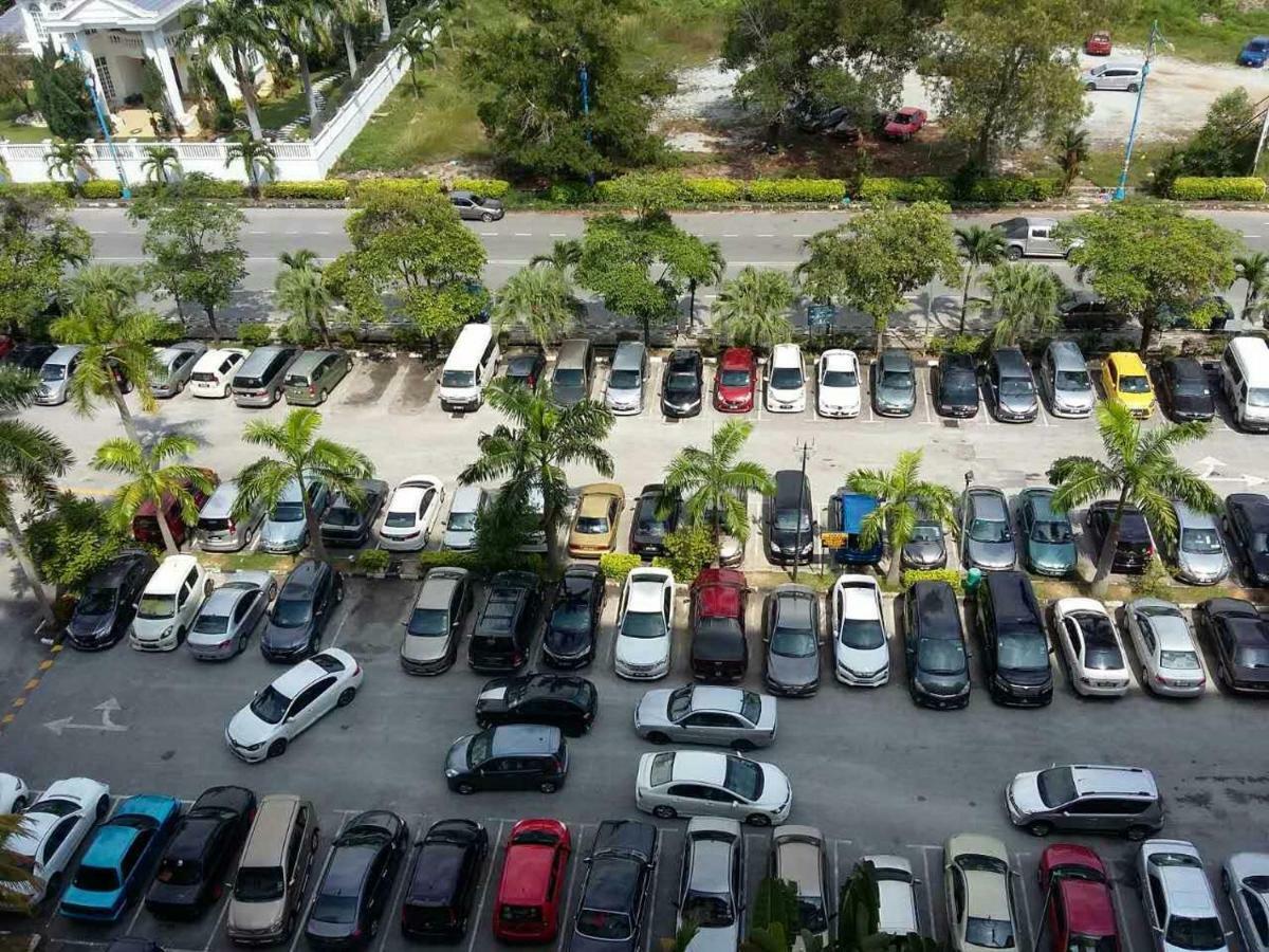 Apartment At Glory Beach Resort Port Dickson Exterior photo